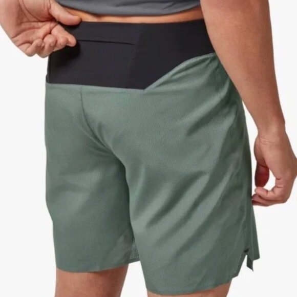 On Running Lightweight Shorts M Green - Picture 2 of 7
